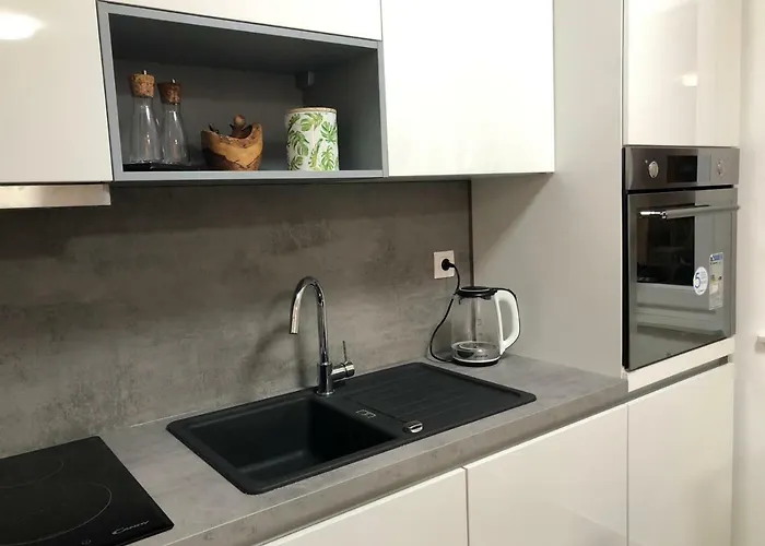 Sunset Apartment Mandre