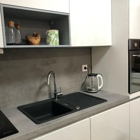 Sunset Apartment Mandre